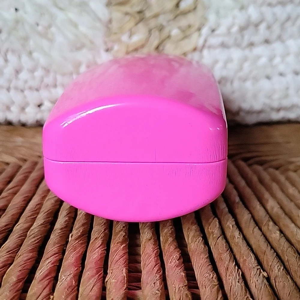 Betsey Johnson pink, hard, eyeglass/sunglass case